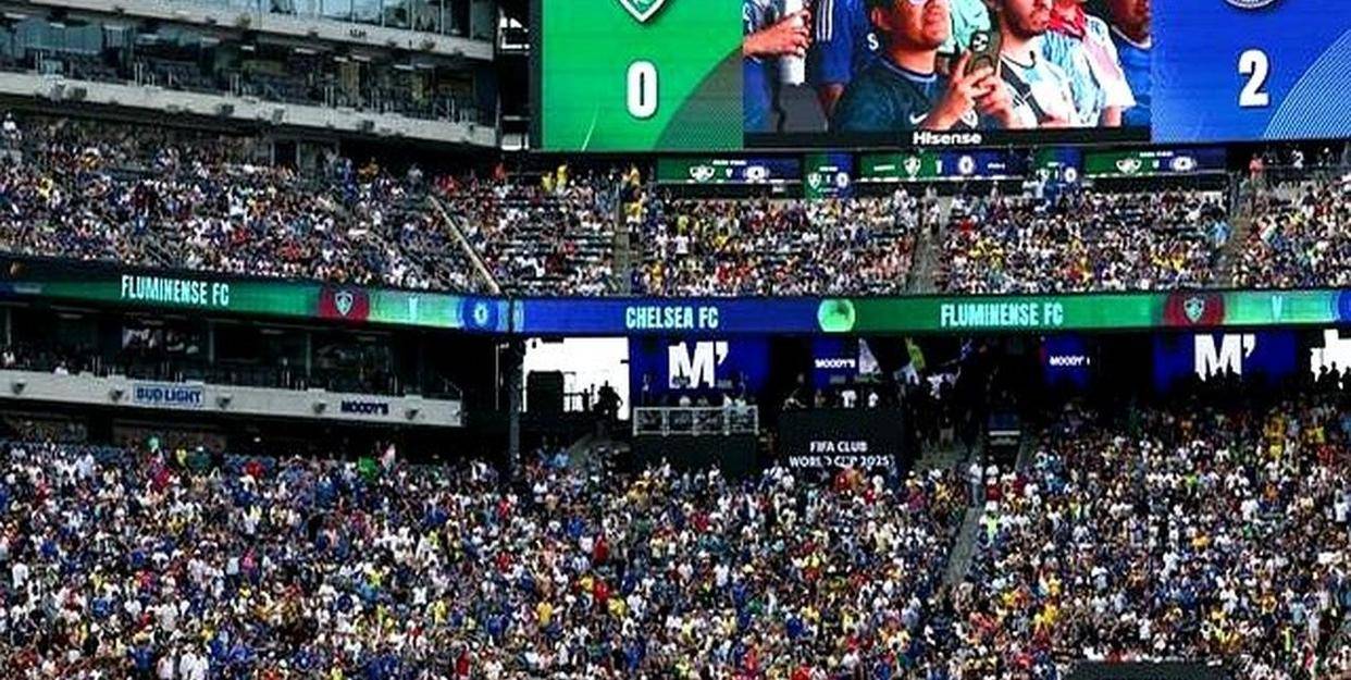 开云体育-西亚卡姆迎来十五赛季出色发挥，切尔西观众热烈欢呼！